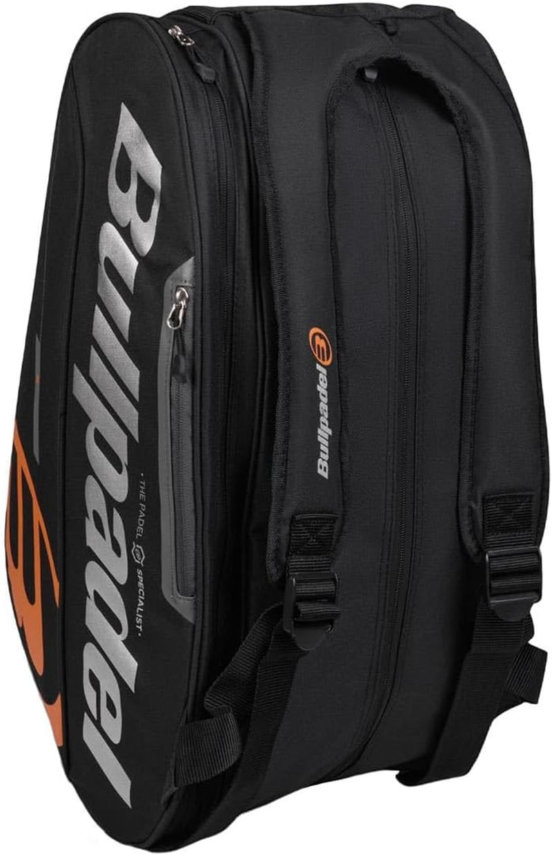 - Paletero Tour Negro, Con Detalles En Blanco Y Naranja, Con Bolsillos Para Palas, Compartimento Para Ropa O Material Y Bolsillos Auxiliares, Asas Acolchadas Y De Mano Para Transportar